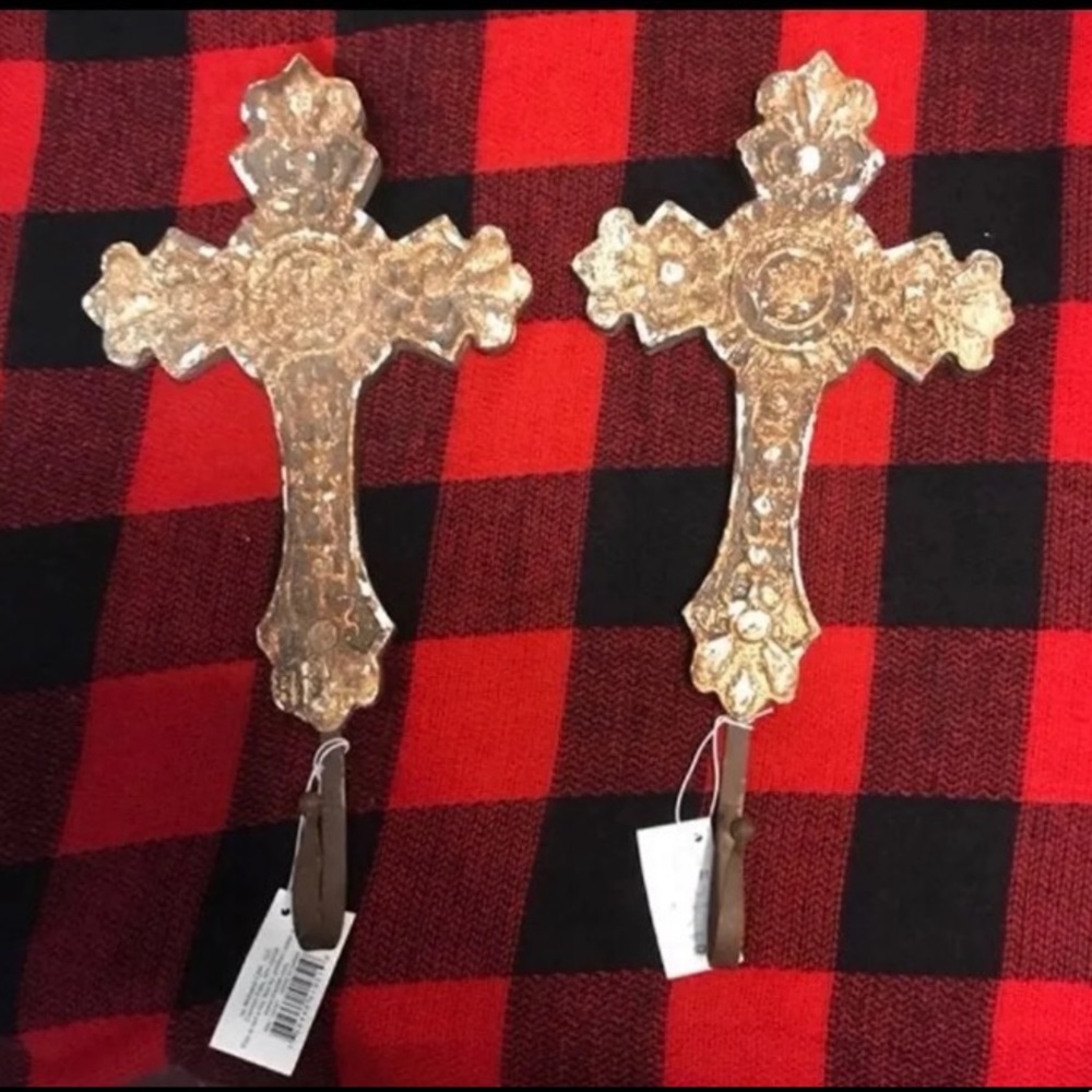 Rustic Farmhouse Cross Hooks